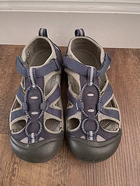 KEEN Venice H2 Kids Sandals / Blue Waterproof Hiking Hybrid Shoes Youth Size 3