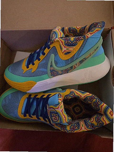 NEW Nike Kyrie Irving 8 GO SE PS Unisex Kids Baltic Blue Size 3y SHOES SNEAKERS