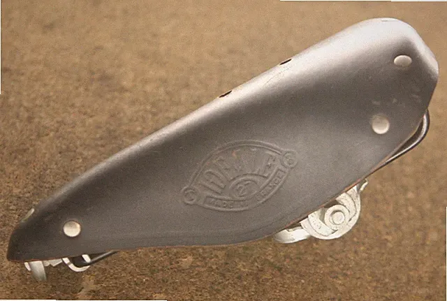 Vintage NOS NEW French Ideale TB 27 Junior black leather road racing saddle seat